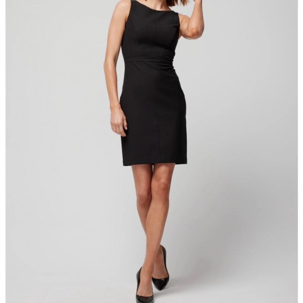 Sleeveless Bateau Neck Sheath dress